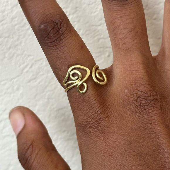 Custom Wire Design Ring - Picture 3 of 10